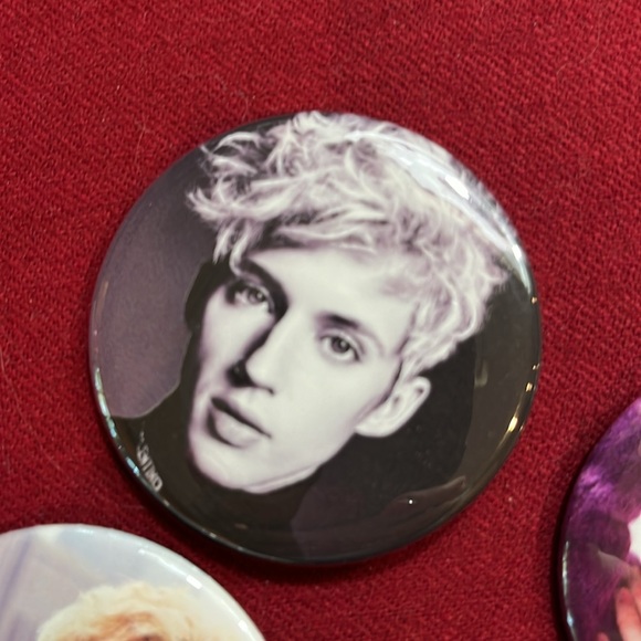 4 TROYE SIVAN merch round Button Pin 2” singer rock pop music club concert merch - Picture 3 of 7